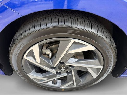 Used 2024 Hyundai Elantra Limited FWD image 11
