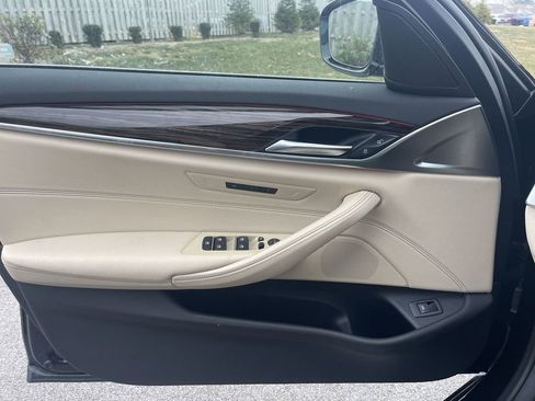 Used 2022 BMW 540i xDrive w/ Convenience Package image 35