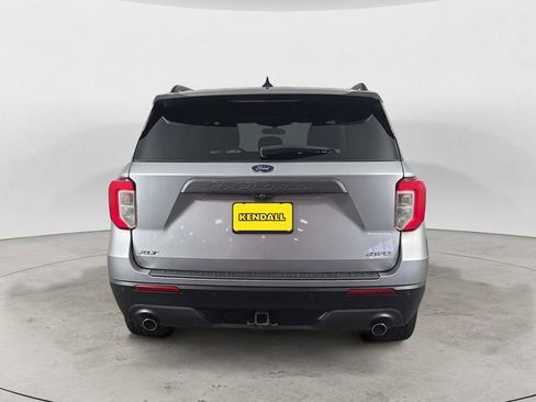 Used 2021 Ford Explorer XLT w/ Equipment Group 202A AWD/4WD image 4