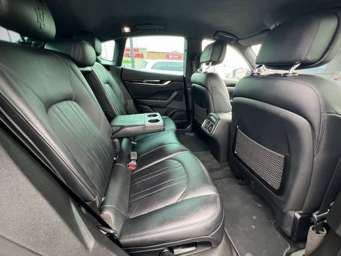 Used 2017 Maserati Levante image 25