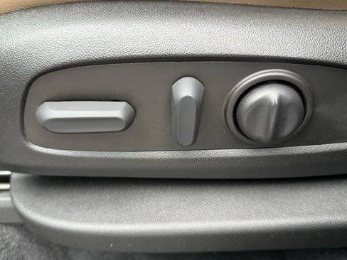 Certified 2023 Chevrolet Traverse Premier image 30