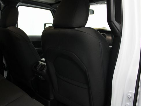 Used 2023 Jeep Wrangler Unlimited image 21