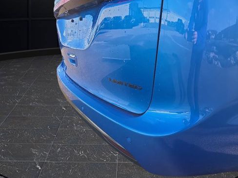 New 2026 Chrysler Pacifica Limited w/ S Appearance Package image 38