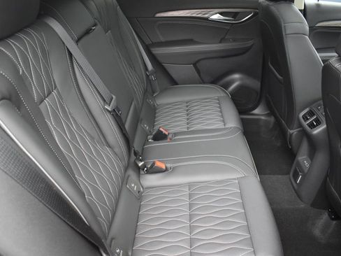 Used 2023 Buick Envision Avenir AWD/4WD image 31
