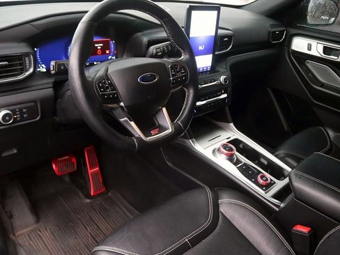 Used 2020 Ford Explorer ST w/ ST Street Pack image 10