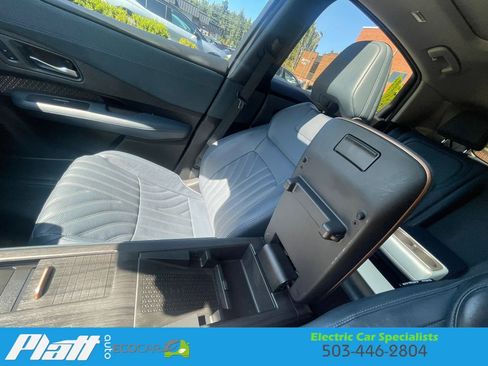 Used 2023 Nissan Ariya AWD/4WD image 33