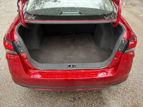 Used 2025 Nissan Versa SV image 27