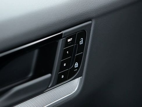 New 2026 Porsche Cayenne S image 19