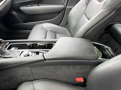 Used 2018 Volvo S90 T5 Momentum w/ Convenience Package AWD/4WD image 13