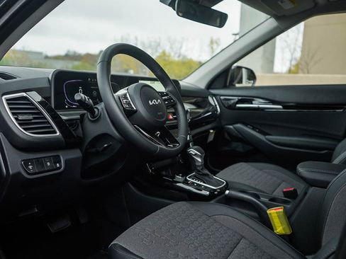 New 2026 Kia Seltos S image 17