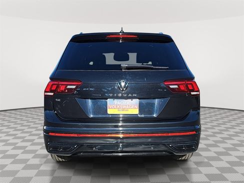 Certified 2022 Volkswagen Tiguan SE R-Line image 6