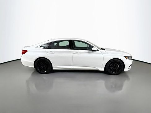 Used 2018 Honda Accord Sport image 4
