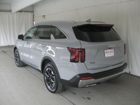 Used 2024 Kia Sorento S w/ Panoramic Sunroof Package image 23