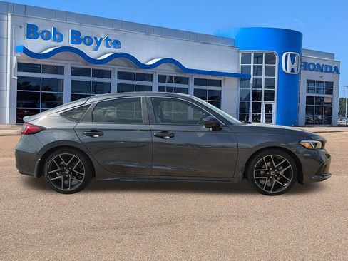 Used 2023 Honda Civic Sport Touring image 4
