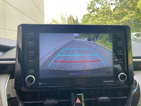 Used 2022 Toyota Corolla LE image 17