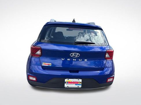 Used 2020 Hyundai Venue SEL w/ Convenience + Premium Package FWD image 4