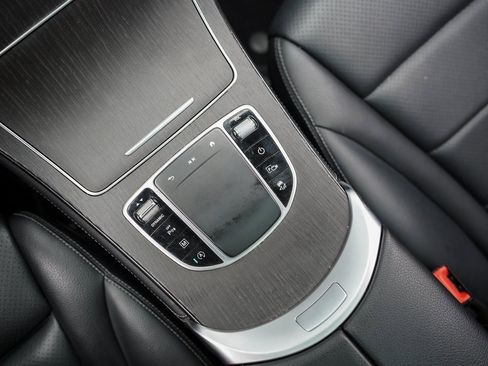 Used 2021 Mercedes-Benz GLC 300 4MATIC image 33