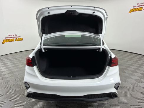 Used 2023 Kia Forte LXS w/ LXS Technology Package FWD image 5
