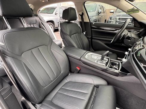 Used 2022 BMW 740i 740i Sedan 4D image 18