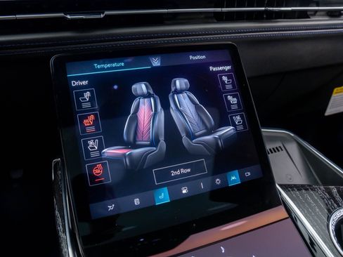 New 2025 Cadillac Escalade IQ Sport 1 w/ LPO, ONYX Package image 22