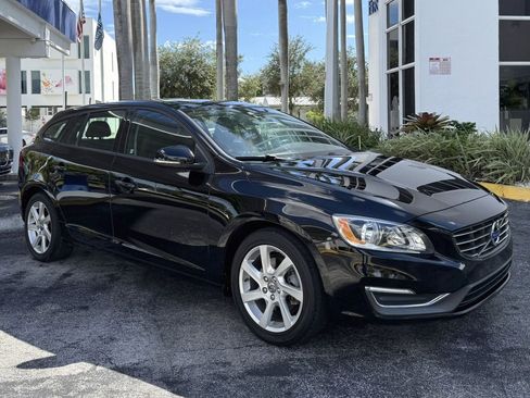 Used 2015 Volvo V60 T5 image 6