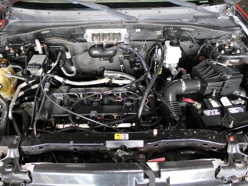 Used 2007 Ford Escape XLS FWD image 25