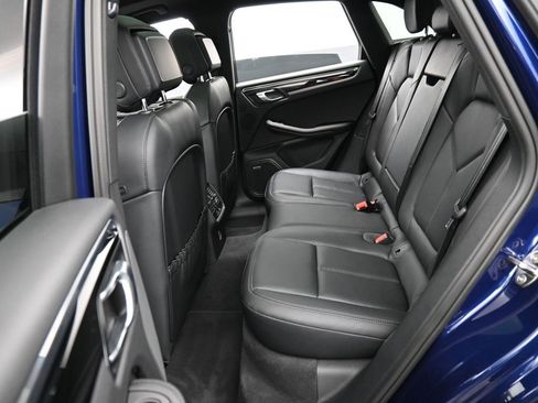 Certified 2025 Porsche Macan image 25