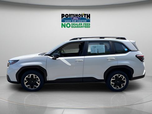 Used 2025 Subaru Forester AWD/4WD image 2