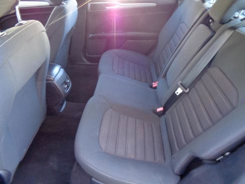 Used 2020 Ford Fusion SE FWD image 27