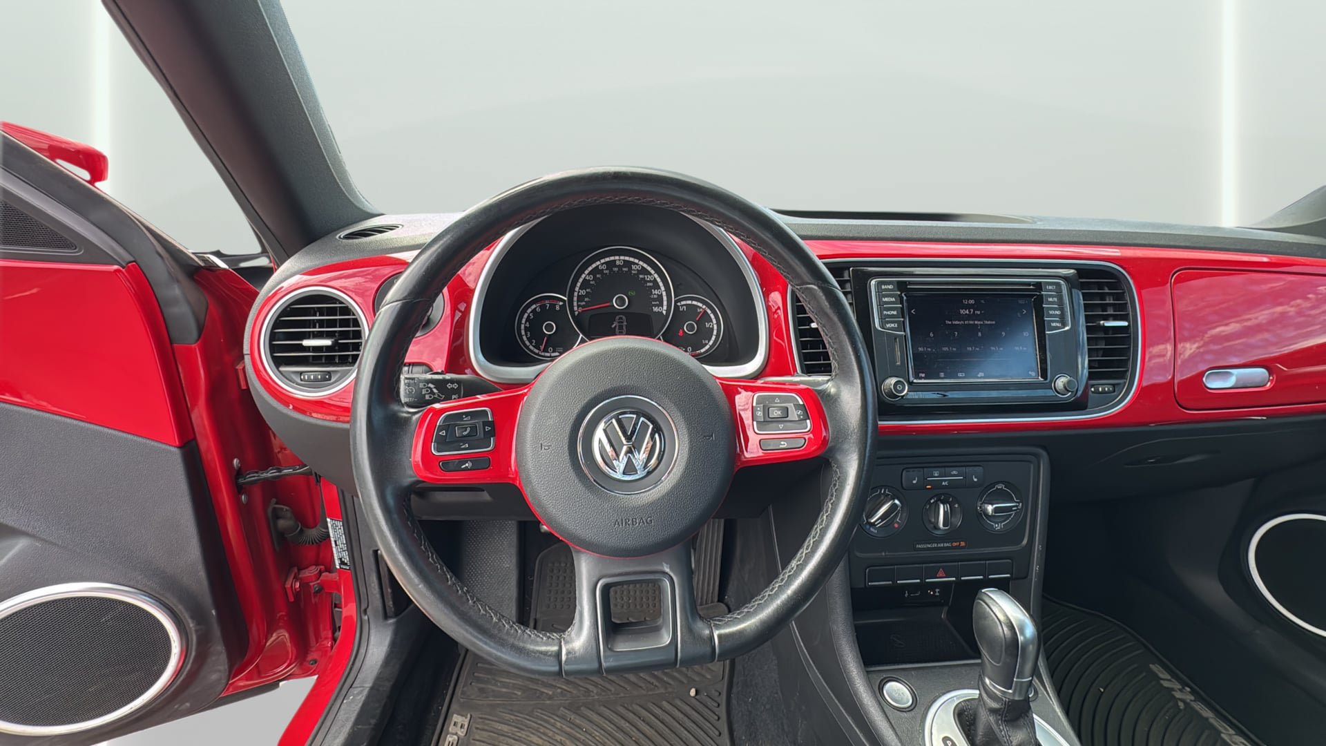 Used 2016 Volkswagen Beetle 1.8T SE FWD image 16
