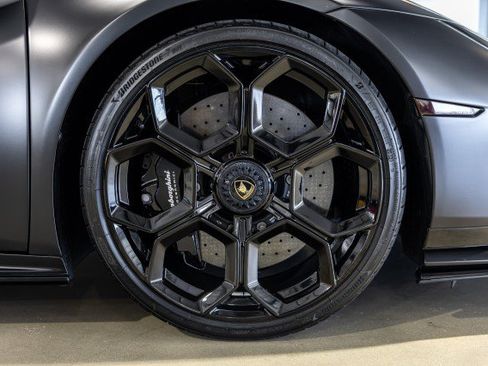 Used 2023 Lamborghini Huracan Tecnica RWD image 24
