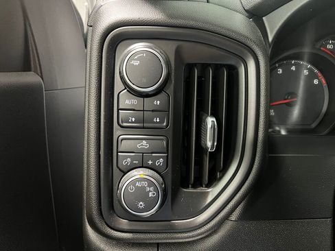 Used 2019 Chevrolet Silverado 1500 Custom Trail Boss w/ Custom Convenience Package image 11