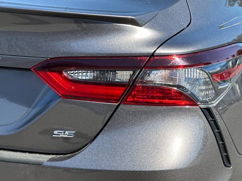 Used 2022 Toyota Camry SE w/ Convenience Package image 24