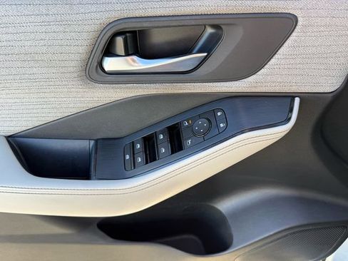 Used 2023 Nissan Rogue SV image 29