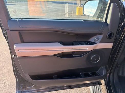 Used 2024 Ford Expedition Max Limited image 28