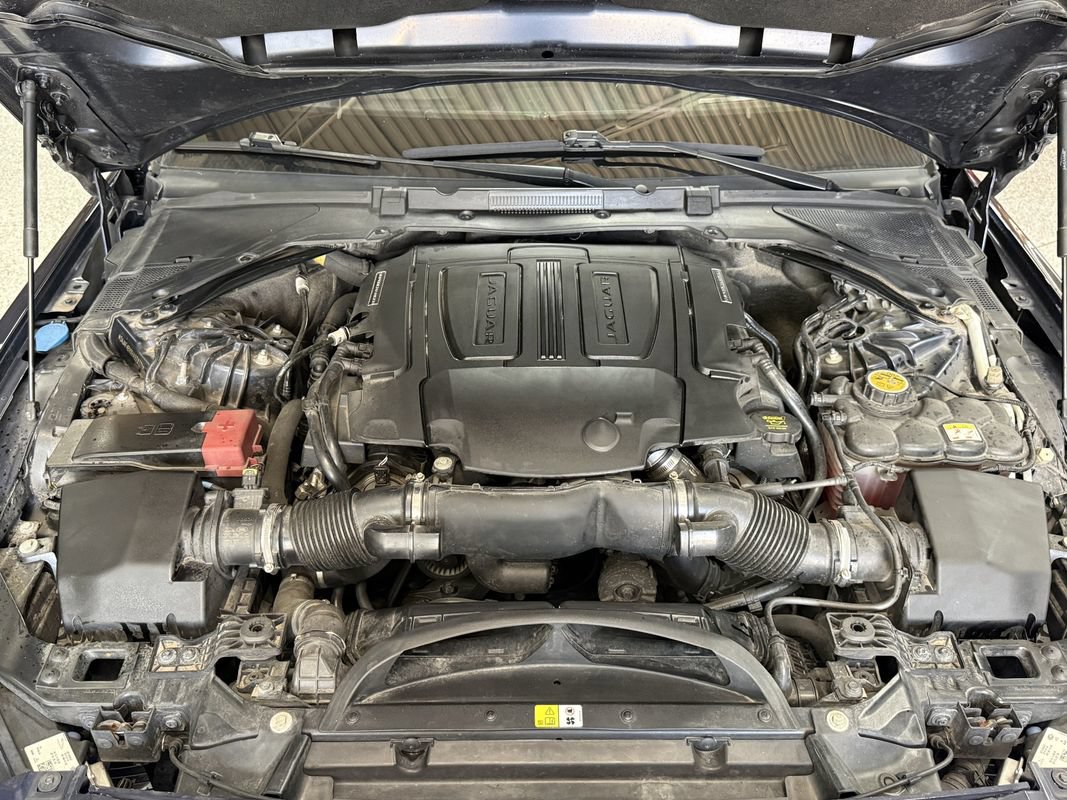 Used 2017 Jaguar XE R-Sport RWD image 27