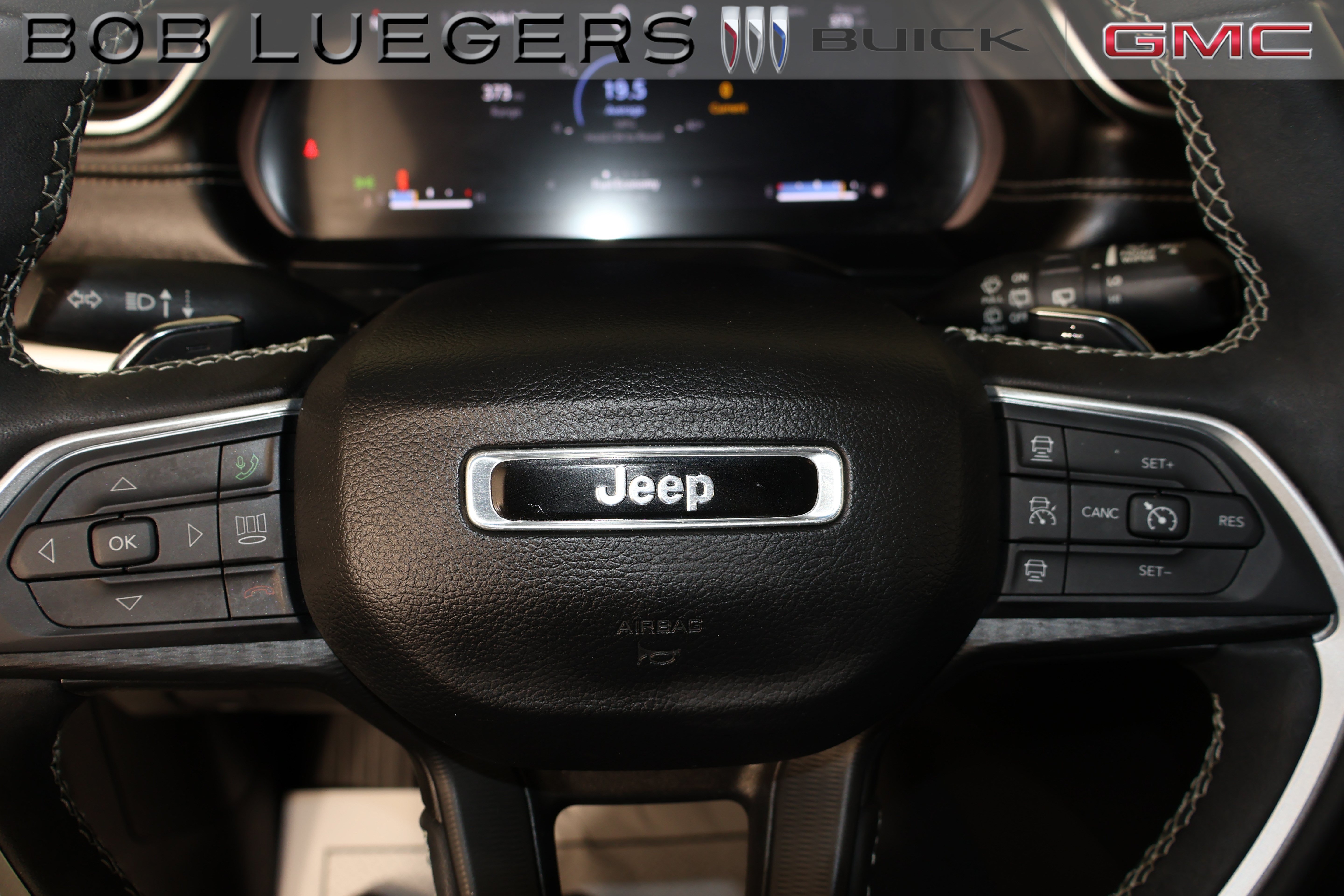 Used 2023 Jeep Grand Cherokee Altitude AWD/4WD image 26