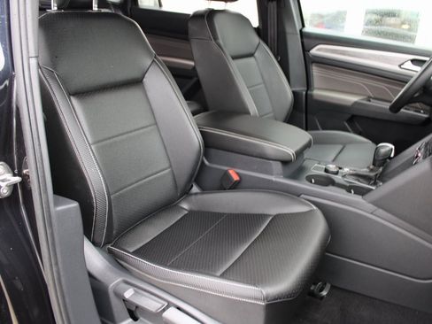 Certified 2023 Volkswagen Atlas Cross Sport SE image 27