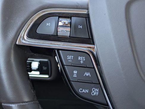 Certified 2022 Lincoln Nautilus Reserve image 27