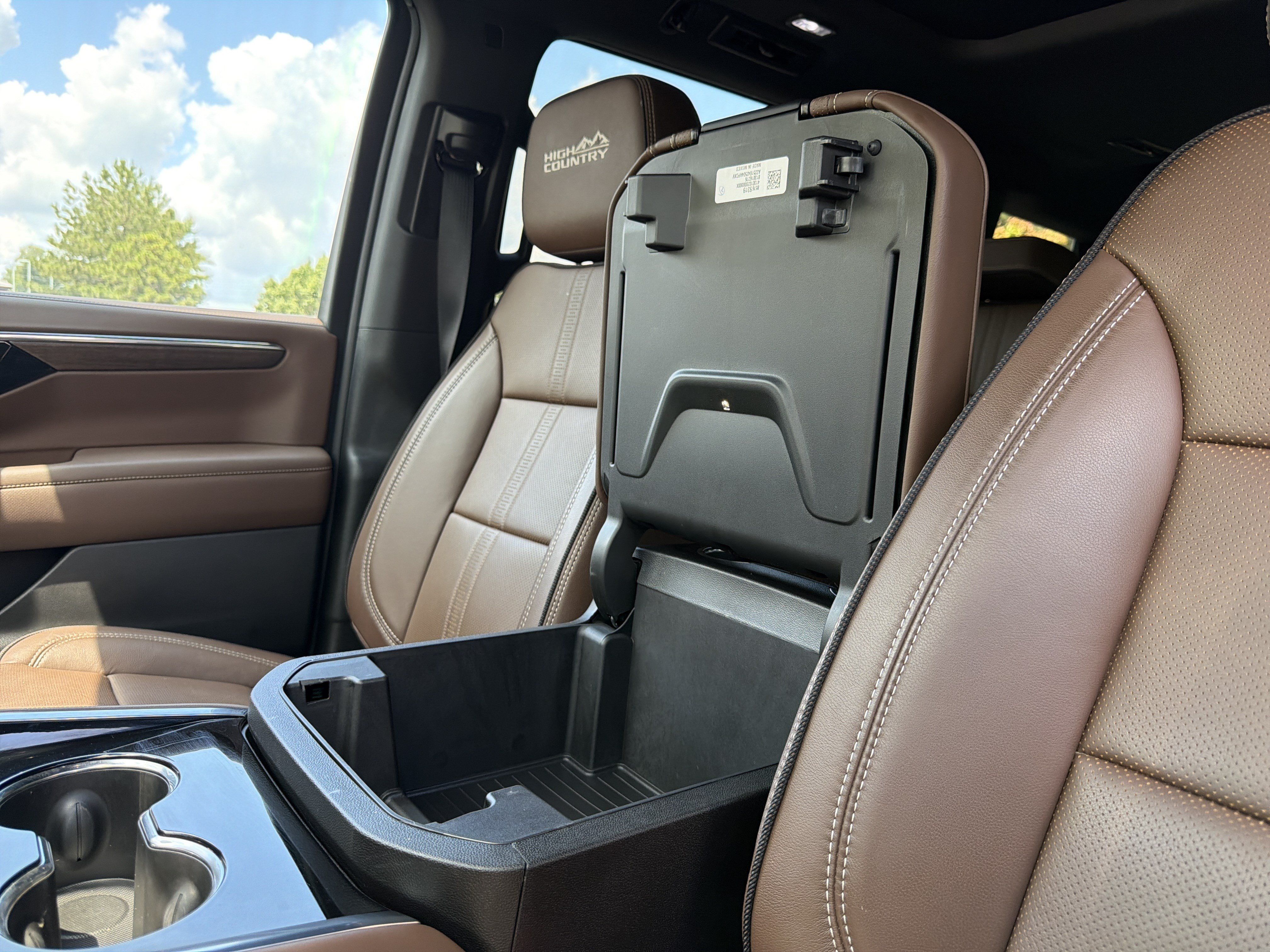 Used 2025 Chevrolet Tahoe High Country AWD/4WD image 39