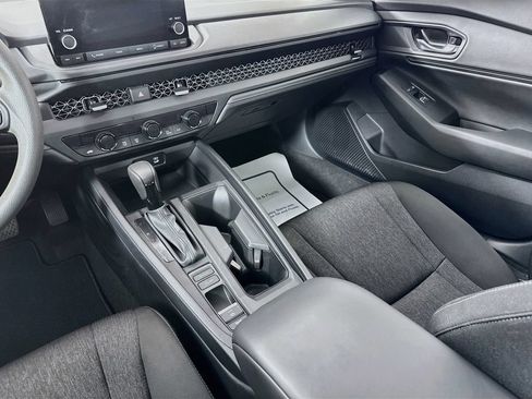 Certified 2025 Honda Accord SE image 30