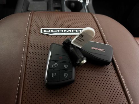 Used 2024 GMC Sierra 3500 Denali Ultimate AWD/4WD image 39