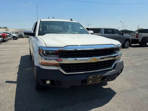 Used 2018 Chevrolet Silverado 1500 LT w/ All Star Edition RWD image 3