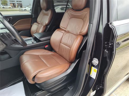 Used 2020 Lincoln Aviator Reserve w/ Equipment Group 201A RWD image 18