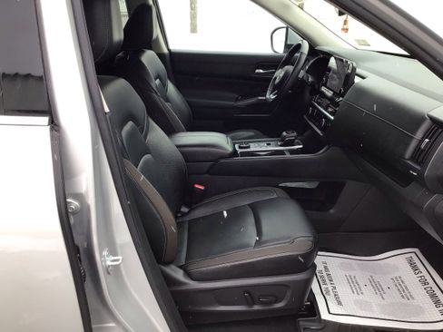 Used 2022 Nissan Pathfinder SL image 27