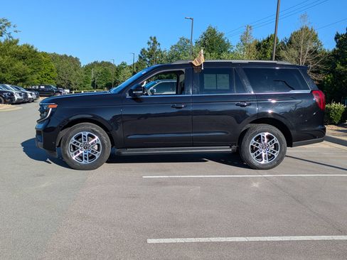 Certified 2025 Ford Expedition Active AWD/4WD image 7
