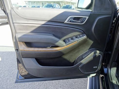 Used 2019 GMC Yukon Denali w/ Denali Ultimate Package image 12