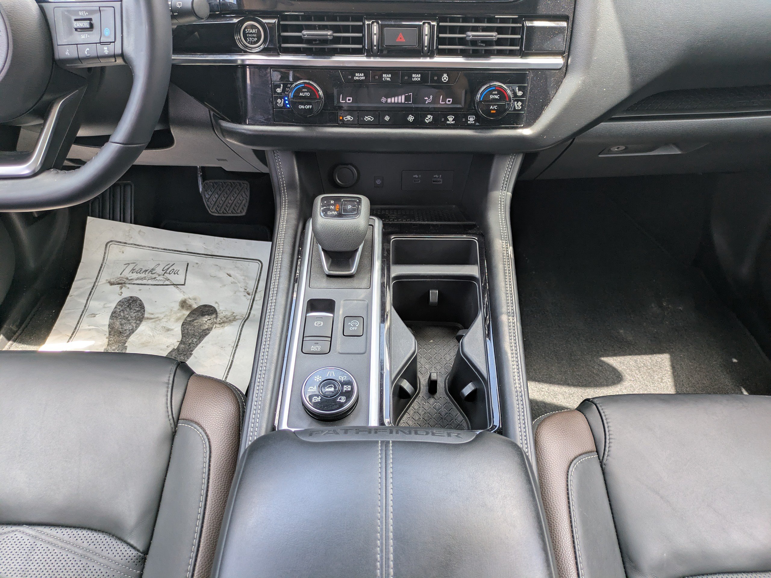 Used 2023 Nissan Pathfinder Platinum w/ Black Appearance Package AWD/4WD image 17