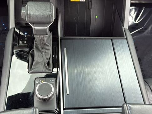 Used 2024 Toyota Tundra Platinum RWD image 24