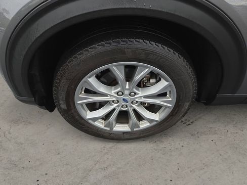 Used 2023 Ford Explorer XLT w/ Equipment Group 202A image 9